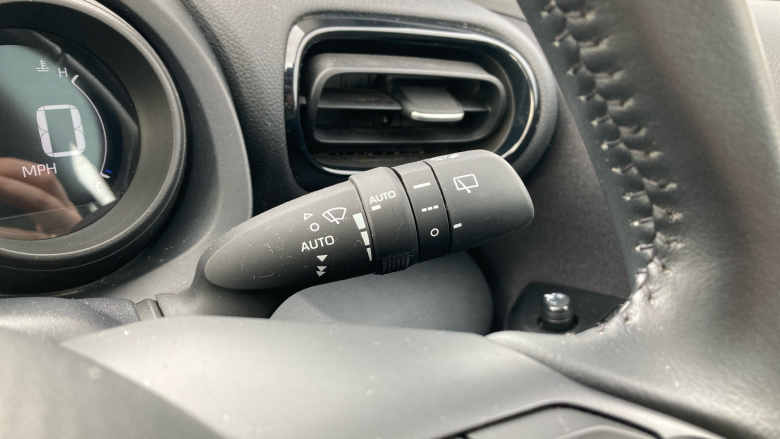 Toyota Yaris Cross 1.5 Hybrid Icon 5dr CVT Hybrid Estate